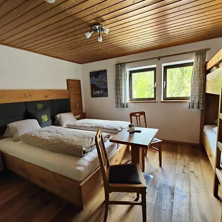 فندق Zur Post هينتيريس