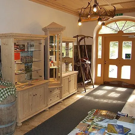 فندق Zur Post هينتيريس